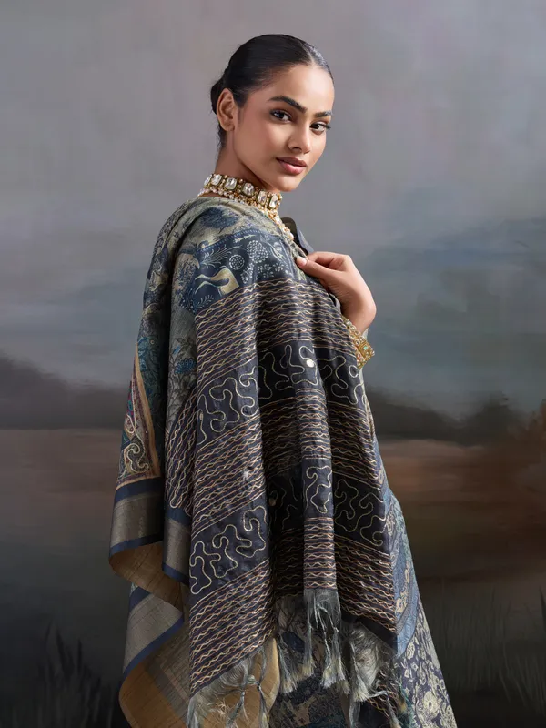 Charcoal_Grey_Intricate_Embrodiery_Woven_Zari_Border_Silk_Saree_For_Women