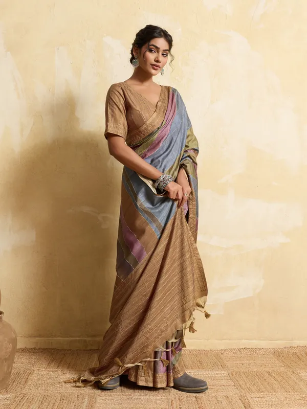 Golden_Beige_Abstract_With_Kantha_Work_Silk_Saree_For_Women