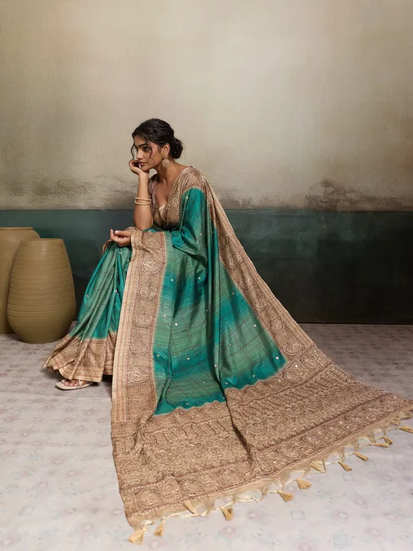 Green_Zari_Border_And_Aari_Embroidered_Pallu_Silk_Saree_For_Women