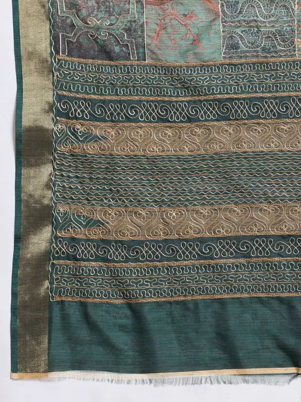 Rama_Green_Intricate_Design_And_Zari_Border_Silk_Saree_For_Women
