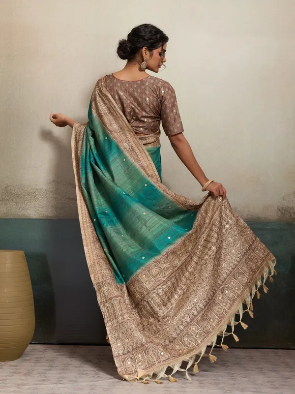 Green_Zari_Border_And_Aari_Embroidered_Pallu_Silk_Saree_For_Women