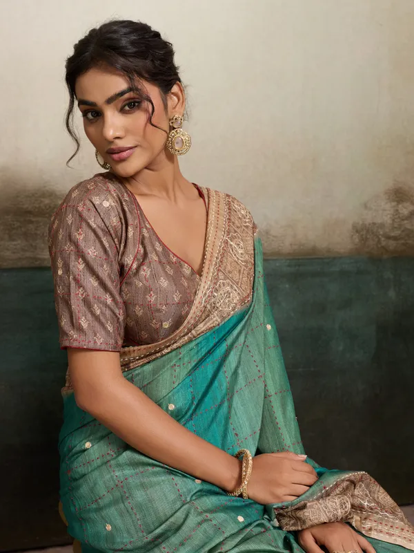 Green_Zari_Border_And_Aari_Embroidered_Pallu_Silk_Saree_For_Women