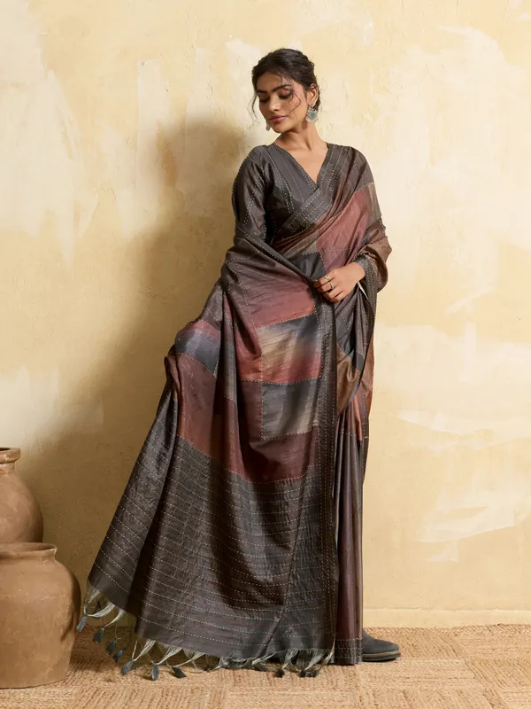 Brown_And_Grey_Abstract_Kantha_Silk_Saree_For_Women