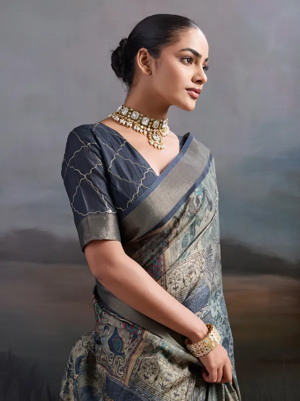 Charcoal_Grey_Intricate_Embrodiery_Woven_Zari_Border_Silk_Saree_For_Women