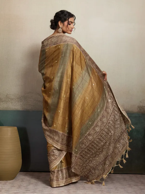 Golden_Yellow_Zari_Border_And_Aari_Embroidered_Pallu_Silk_Saree_For_Women