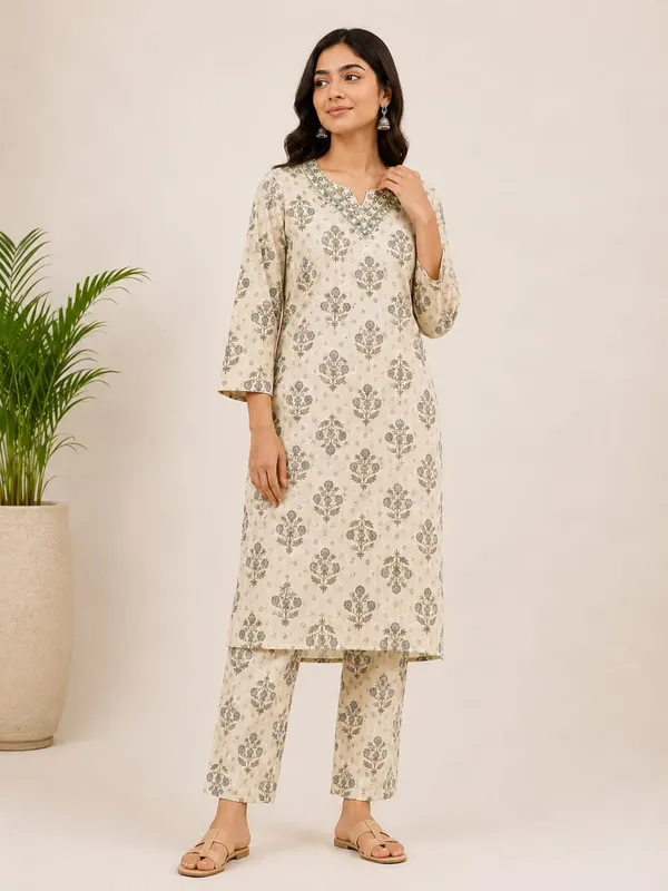 Ivory_Floral_Printed_Kurta_Top_with_Pants_–_Elegant_Cotton_Co-ord_Set_for_Women