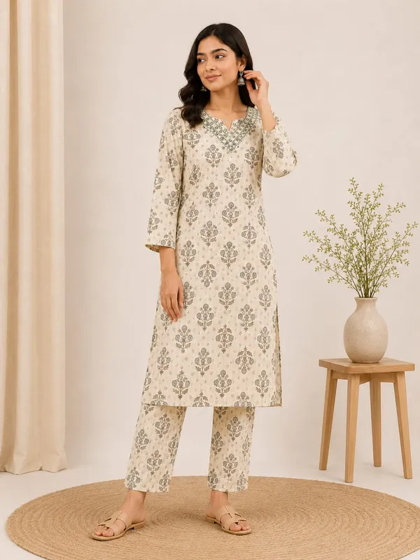 Ivory_Floral_Printed_Kurta_Top_with_Pants_–_Elegant_Cotton_Co-ord_Set_for_Women