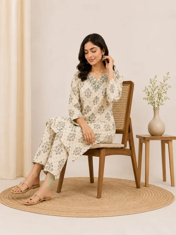 Ivory_Floral_Printed_Kurta_Top_with_Pants_–_Elegant_Cotton_Co-ord_Set_for_Women