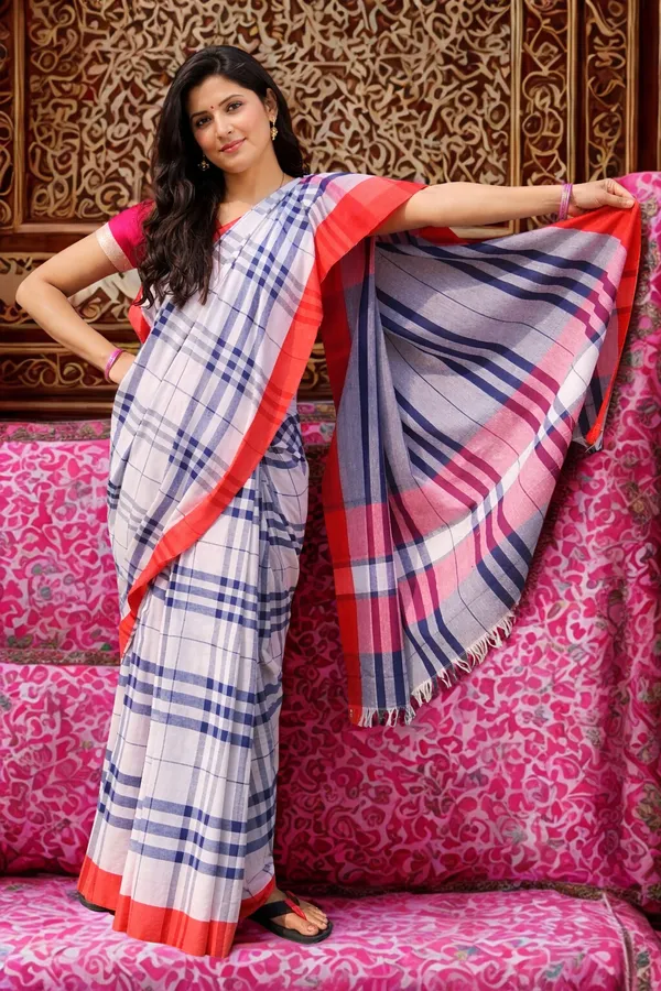 White_&_Blue_Cotton_Checkered_Saree_For_Women