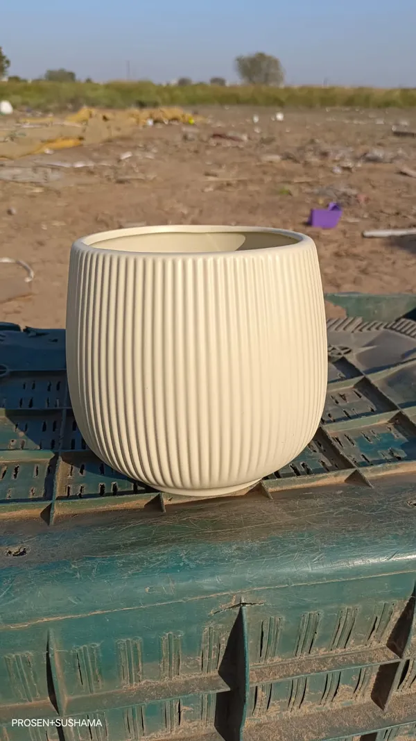 Cream_Ceramic_Premium_Planter_For_Modern_Elegant_Home_And_Office_Decor