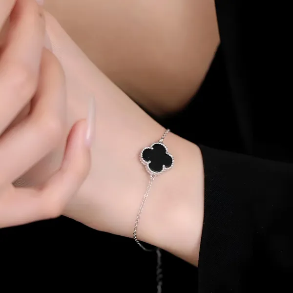 Black_Enamel_Single_MOP_Bracelete_in_925_Silver_by_SVADEZI