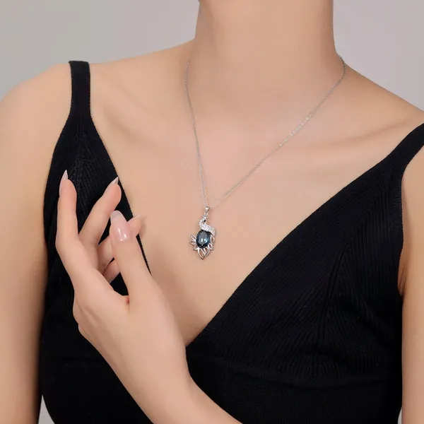 Blossoming_Sapphire_Elegance_Pendant_in_925_Silver_by_SVADEZI