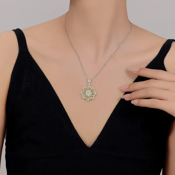 Citrine_uniquely_shaped_pendant_in_925_Silver_by_SVADEZI