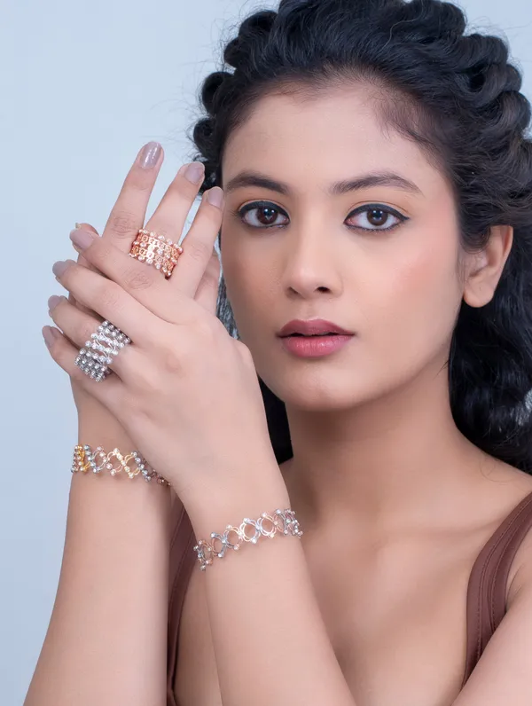 Dual-Tone_Ring_to_Bracelet_|_Unique_&_Sophisticated_Design