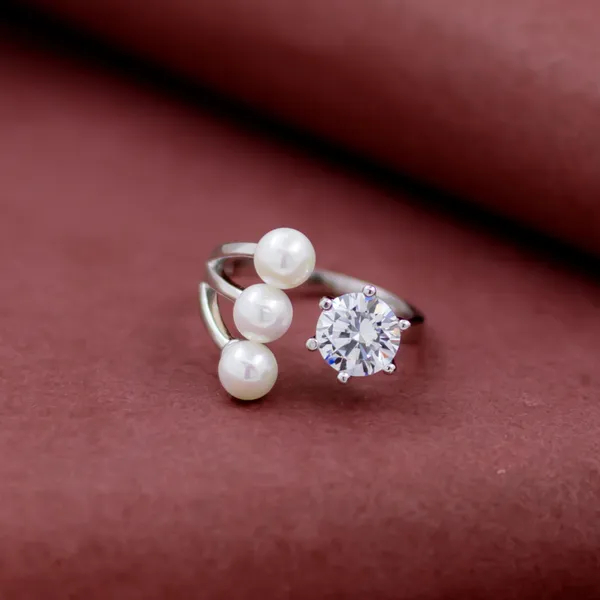 Fresh_Water_Lustrous_Pearl_with_Zirconium_Diamond_Ring_in_925_Silver_by_SVADEZI