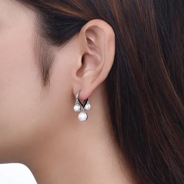Fresh_Water_Pearl_Earrings_in_925_Silver_by_SVADEZI