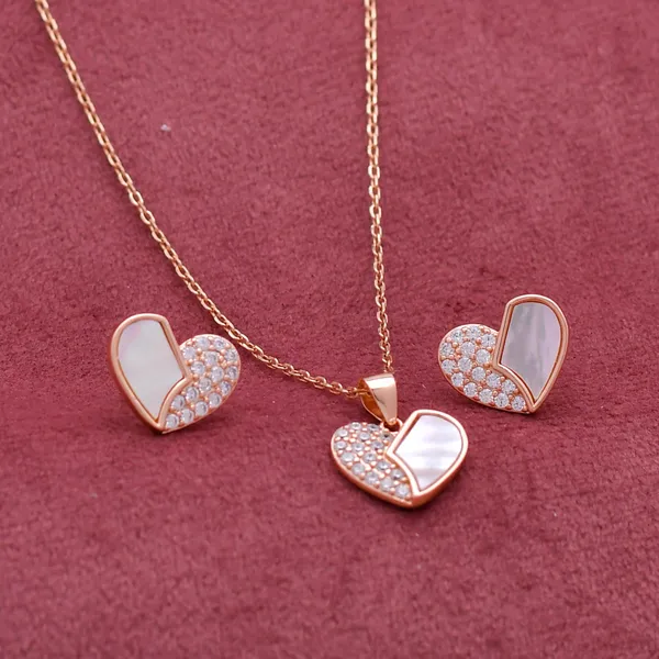 Heart_Shaped_Pendant_Set_with_Mother_of_Pearl_in_925_Silver_by_SVADEZI