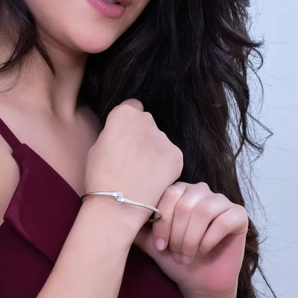 Hug_Bracelet_in_925_Silver_by_SVADEZI