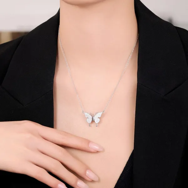 Magnetic_ButterFly_Pendant_in_925_Silver_by_SVADEZI