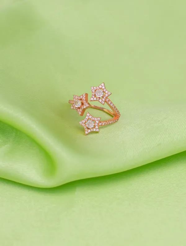 Stunning_Star_Ring_in_Rose_Gold_|_Timeless_Design