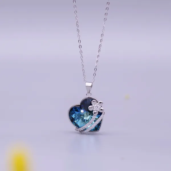 Swarovski_Blue_Pendant_in_925_Silver_by_SVADEZI