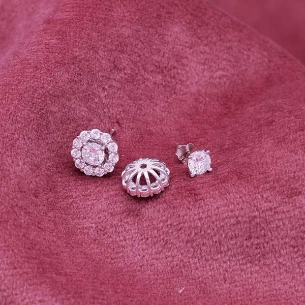 Swarovski_Solitaire_Studs_in_925_Silver_by_SVADEZI