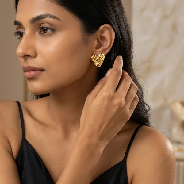 Gold_plated_Anti_Tarnish_Wavy_Heart_Stud_Earrings_For_Women