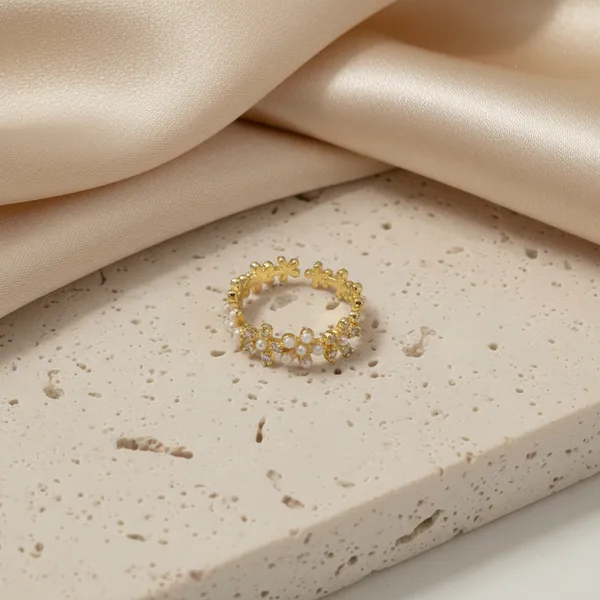 Daisy_Pearl_Floral_Ring_for_Women_|_Gold_Plated_Pearl_&_Crystal_Flower_Band_Ring_|_Cute_Minimal_Fashion_Ring_for_Girls