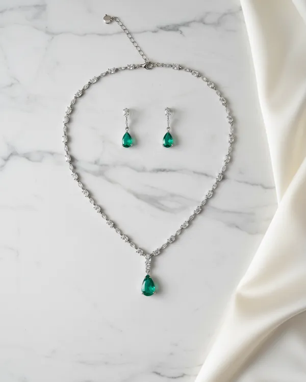 Green_Emerald_Teardrop_Pendant_Necklace_Set_for_Women_|_Crystal_Diamond_Look_Necklace_with_Earrings_|_Wedding_Party_Fashion_Jewellery