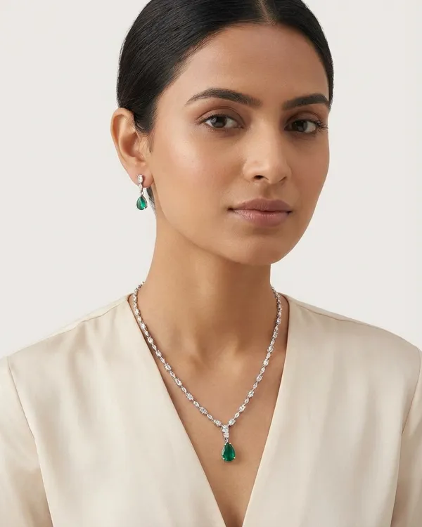 Green_Emerald_Teardrop_Pendant_Necklace_Set_for_Women_|_Crystal_Diamond_Look_Necklace_with_Earrings_|_Wedding_Party_Fashion_Jewellery