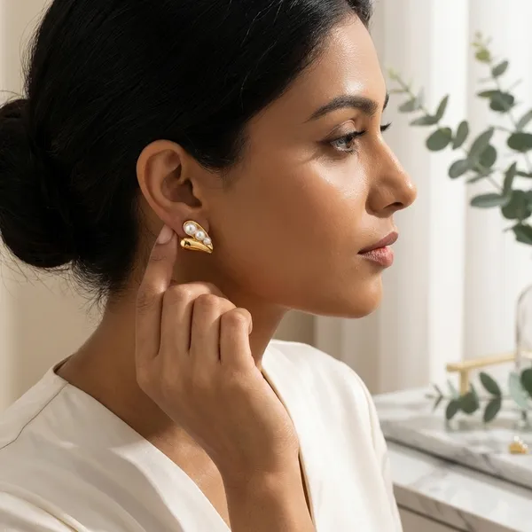 Gold_Plated_Pearl_Heart_Stud_Earrings_For_Women