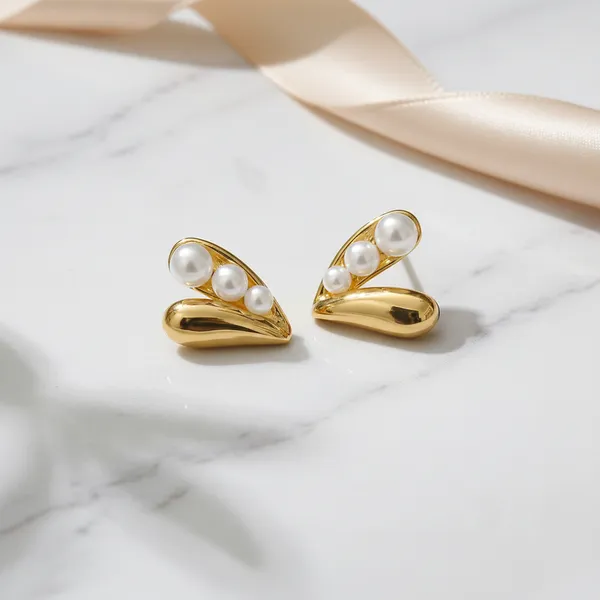 Gold_Plated_Pearl_Heart_Stud_Earrings_For_Women