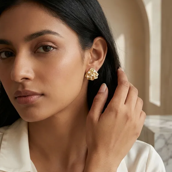 Gold_Plated_Seashell_Pearl_Stud_Earrings_For_Women