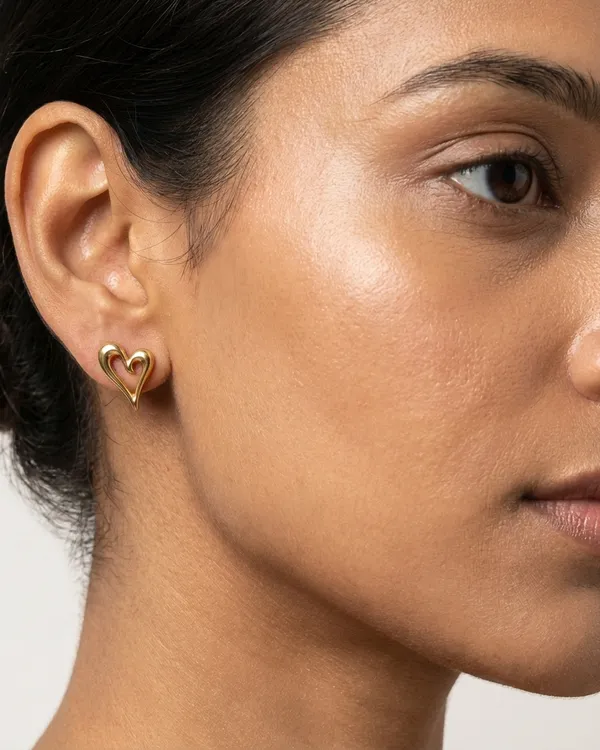 Gold_Plated_Hollow_Heart_Stud_Earrings_For_Women