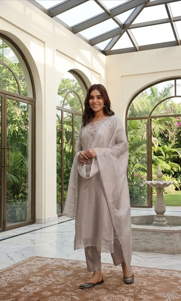 Women's_New_Fancy__Heavy_Hand-embroidered_Kurta_Set