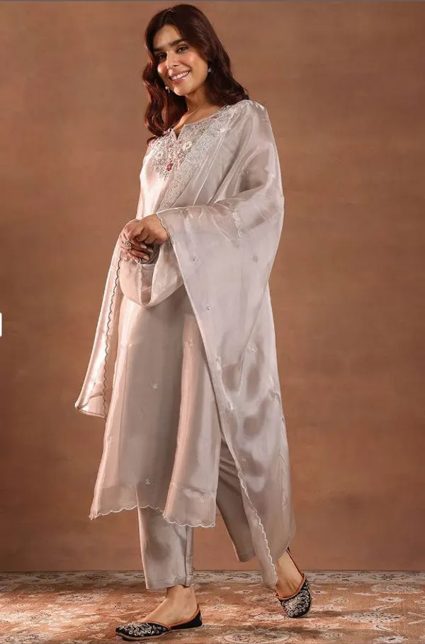 Womens_New_Silver_Tissue_Silk_Salwar_Suit_with_Scalloped_Dupatta