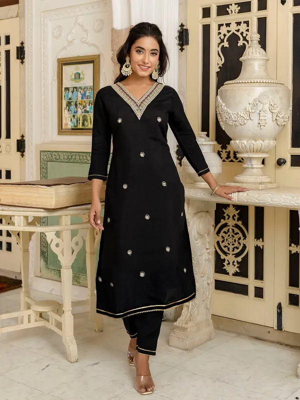 Black_Chanderi_Cotton_Kurti_With_Dupatta_Set_For_Women_And_Girls