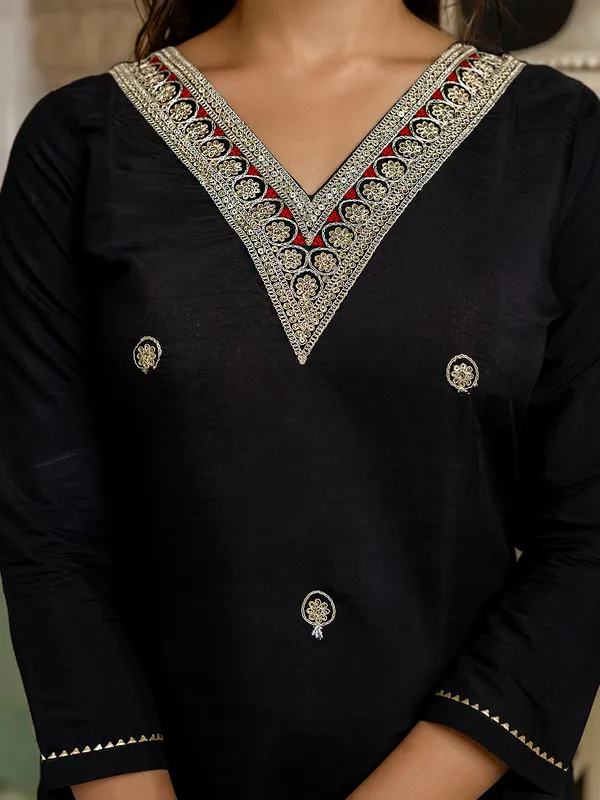 Black_Chanderi_Cotton_Kurti_With_Dupatta_Set_For_Women_And_Girls