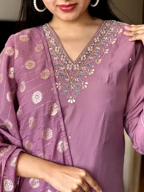 Deep_Lavender_Chanderi_Silk_Embroidered_Kurta_Set_For_Women_And_Girls