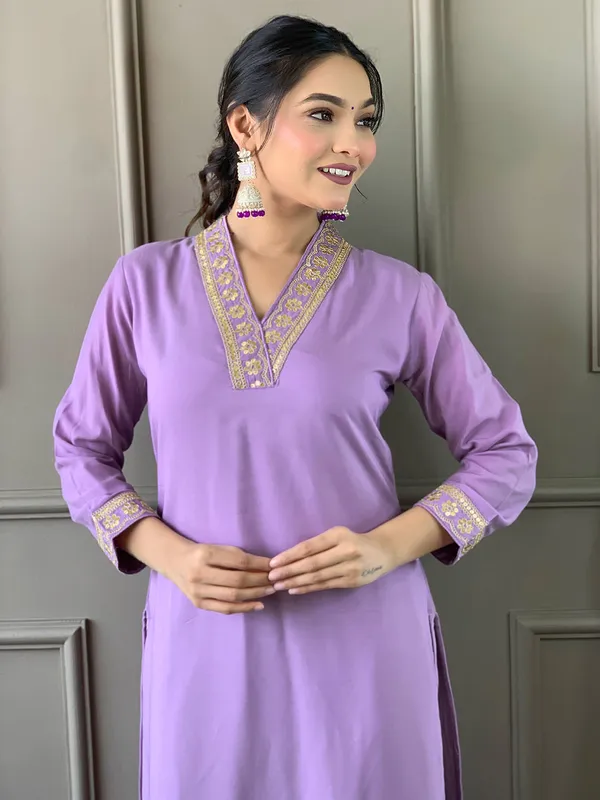 Lavender_Viscose_Silk_Blend_Embroidered_Kurta_Pant_Dupatta_Set_For_Women_And_Girls