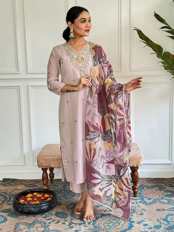 Pastel_Lilac_Chanderi_Embroidered_Kurta_Pant_Dupatta_Set_For_Women_And_Girls