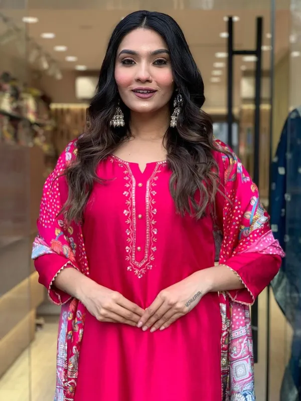 Rani_Pink_Viscose_Embroidered_Kurta_Pant_Dupatta_Set_For_Women_And_Girls