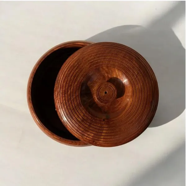 Handcrafted_Ribbed_Wooden_Chapati_Box