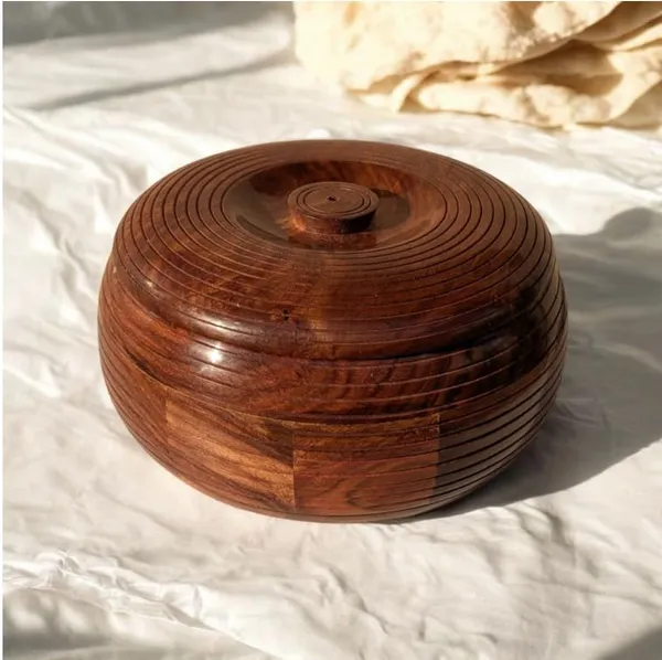 Handcrafted_Ribbed_Wooden_Chapati_Box