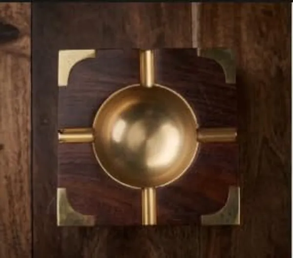 The_Executive_Wooden_Ashtray_with_Cigarette_Drawer