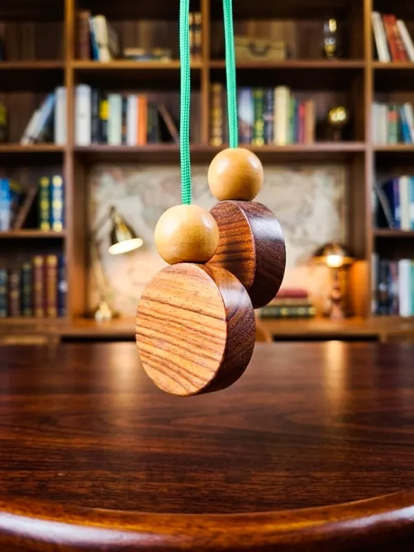 The_Infinite_Loop_Wooden_String_Puzzle