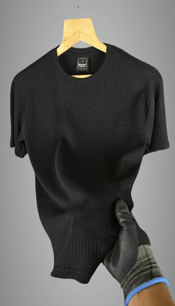 Black_Cotton_Blend_Premium_T_Shirt_For_Men