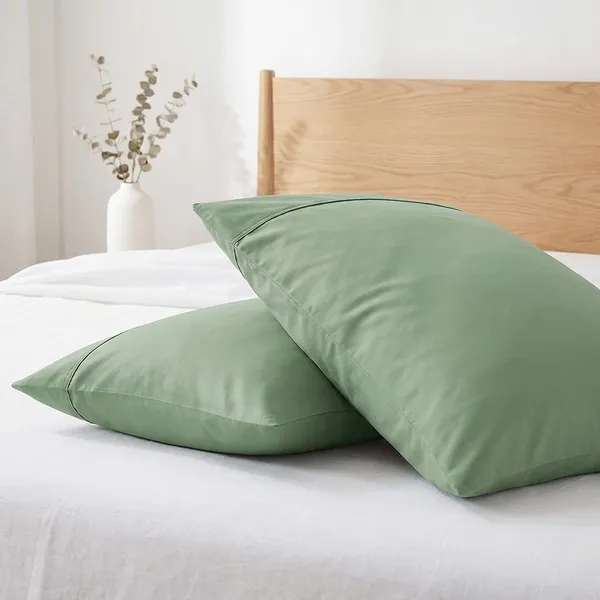 Emerald_Green_Cotton_Solid_Premium_Pillow_Covers_Pack_Of_2
