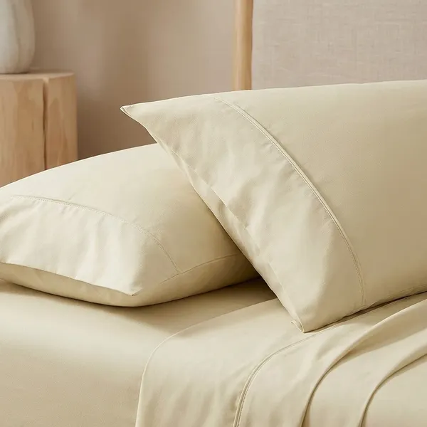 Ivory_100%_Egyptian_Cotton_Solid_Premium_Flat_Sheet,_Pillowcase_Pack_Of_3