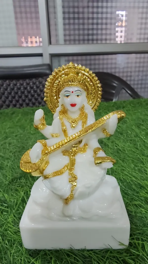 Saraswati_–_Handcrafted_White_Gold_Marble_Deity_Statue